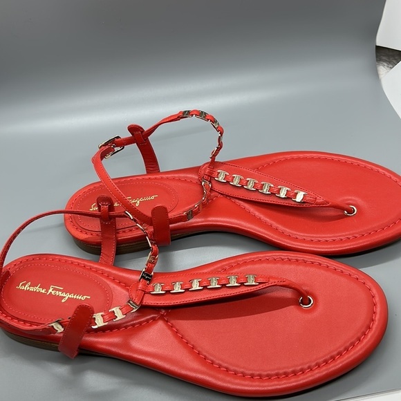 Salvatore Ferragamo Tahiti Napa Sprint sandals. NIOB 9 - Picture 7 of 10